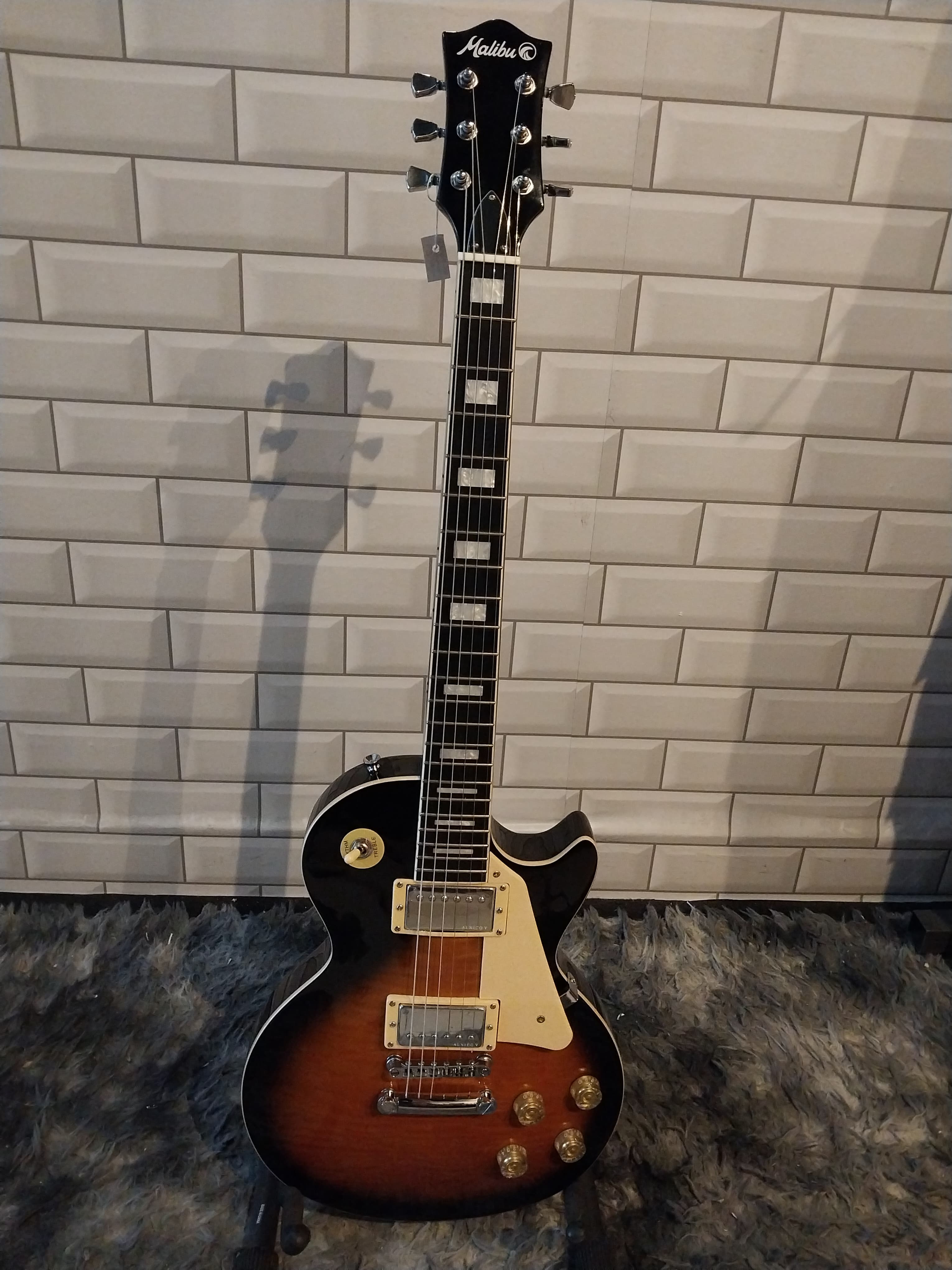 Guitarra Malibu Les Paul HH Alnico V LP-500 - COR: Sunburst 