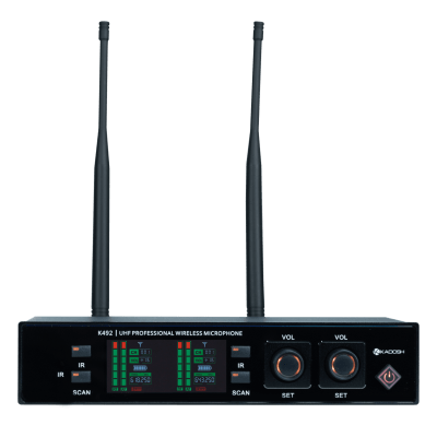 Microfone Kadosh UHF(200 freq) de Mão + Mão c/bateria recarregável K-492MREC Microfone Kadosh UHF(200 freq) de Mão + Mão c/bateria recarregável K-492MREC