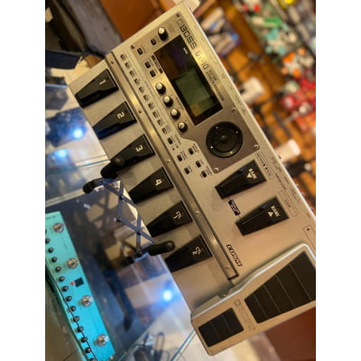 Pedaleira p/Guitarra BOSS GT-10 c/capa e fonte (SEMI NOVA)