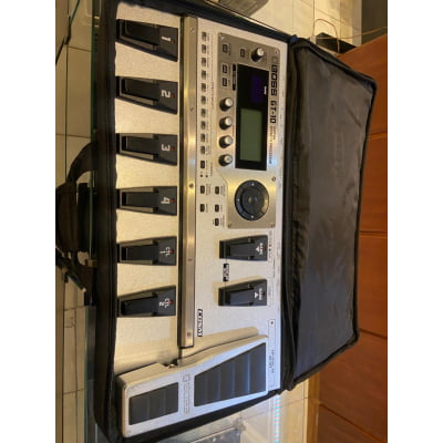 Pedaleira p/Guitarra BOSS GT-10 c/capa e fonte (SEMI NOVA)